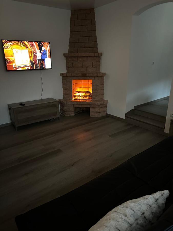 Kraichgau # 2 Ferienwohnungen In Einem Haus Mit Ebk, Wlan, Monteurzimmer, Self-Check-In Ittlingen Eksteriør bilde